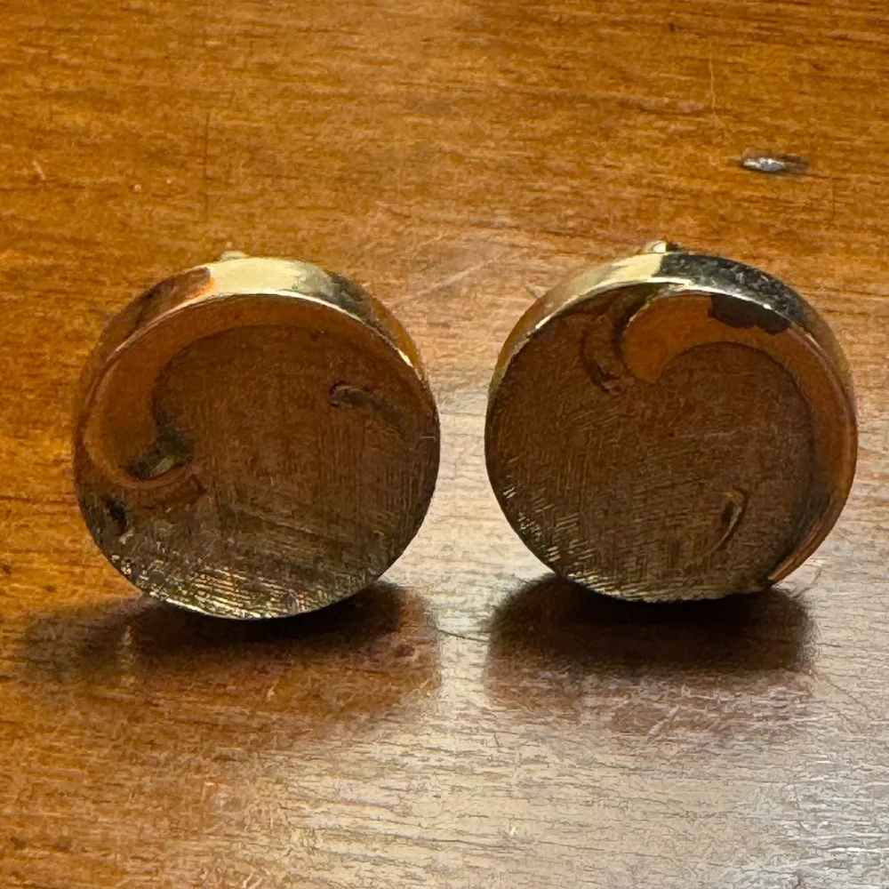 Swank vintage gold plated cuff links. EUC
